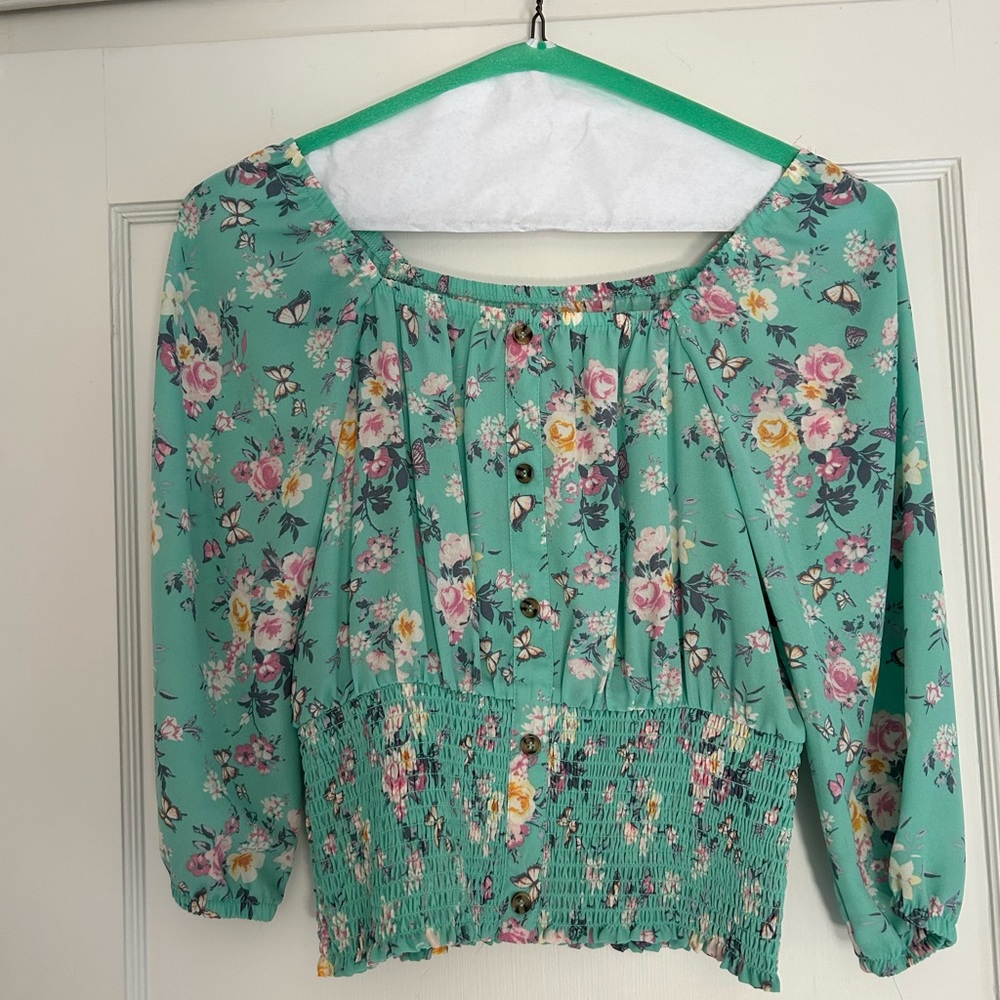 Floral crop top - great for summer & warm climates! 🌞